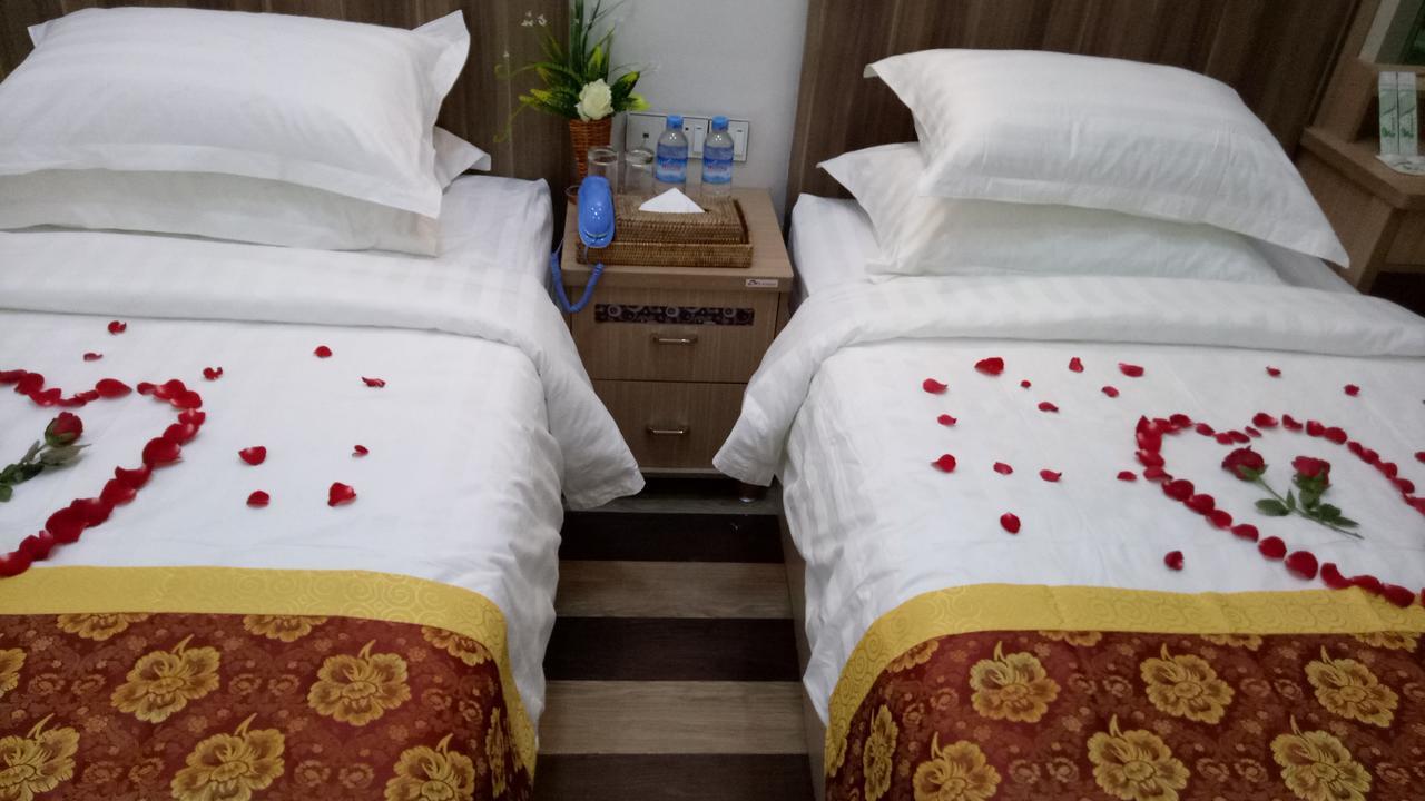Sule Sapphire Inn Rangún Exteriér fotografie