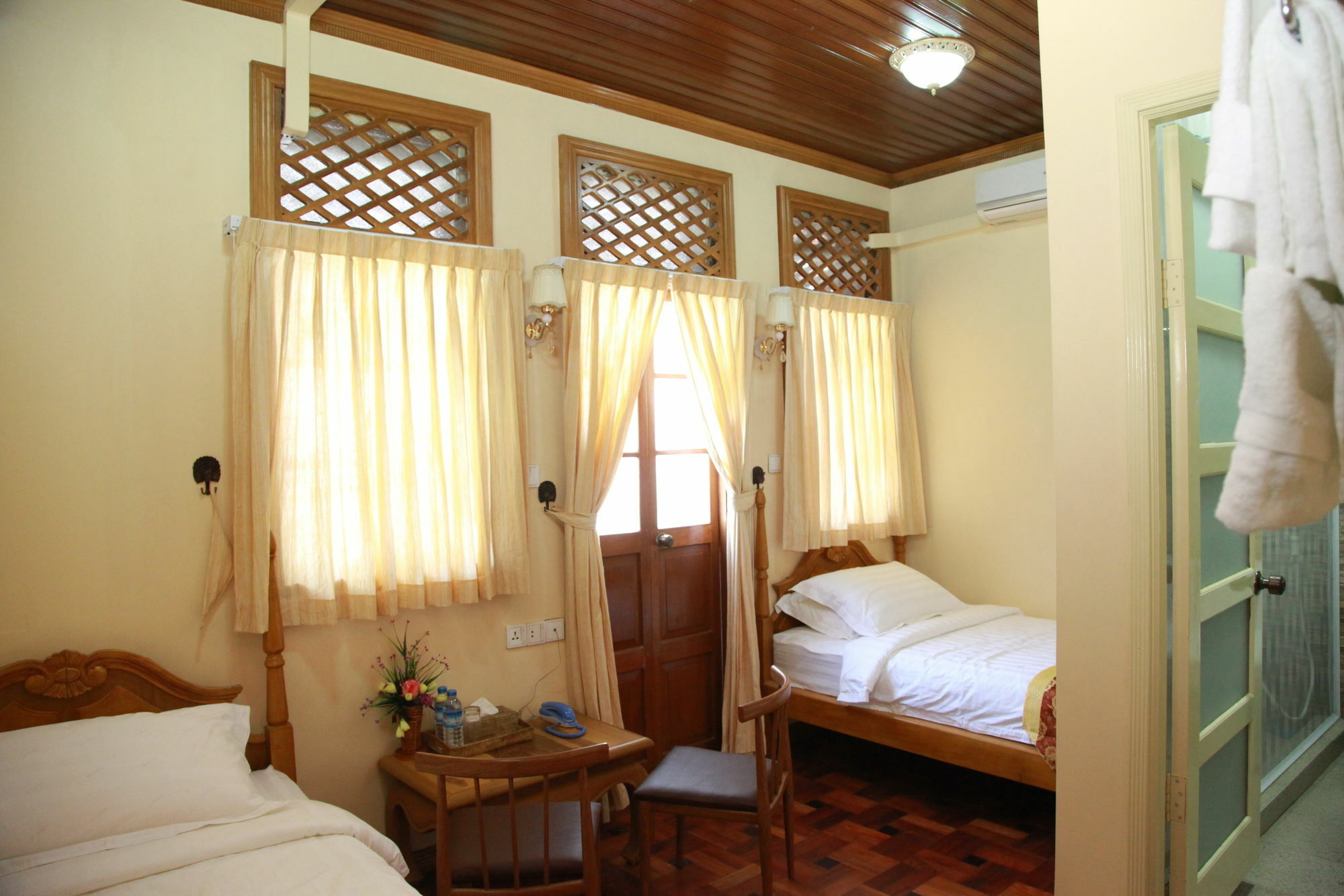 Sule Sapphire Inn Rangún Exteriér fotografie